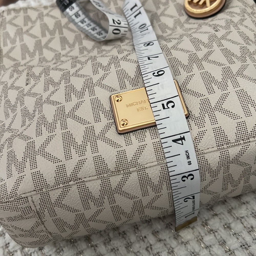(Michael Kors) cross body travel bag never used - Picture 15 of 15